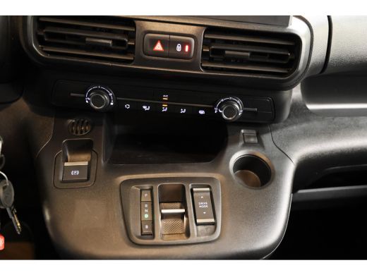 Opel Combo-e L1H1 50 kWh AIRCO PDC ActivLease financial lease