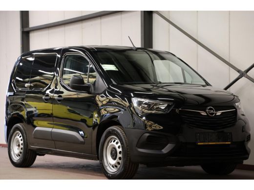Opel Combo-e L1H1 50 kWh AIRCO PDC ActivLease financial lease