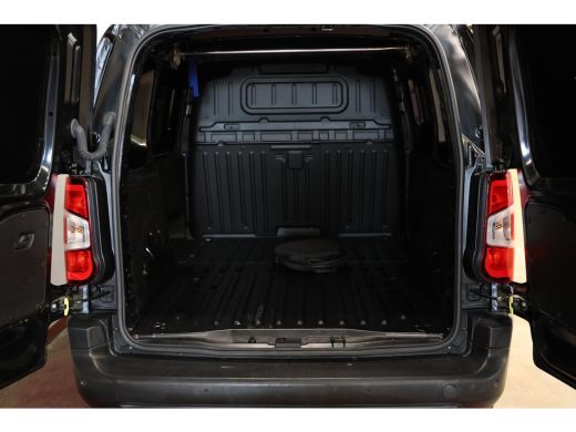 Opel Combo-e L1H1 50 kWh AIRCO PDC ActivLease financial lease