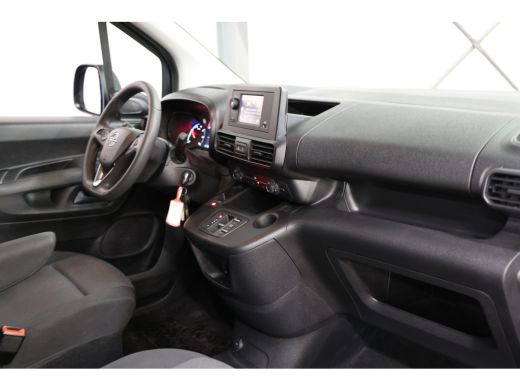 Opel Combo-e L1H1 50 kWh AIRCO PDC ActivLease financial lease