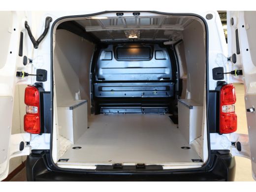 Peugeot Expert 2.0 BlueHDI 120 L3H1 LANG 2500KG TREKVERMOGEN ActivLease financial lease