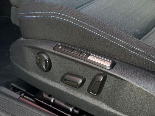 Volkswagen Passat Variant 1.4 TSI PHEV GTE Business | Navigatie | Carplay | Camera | Elek. Stoel | Massage | Stoelv... ActivLease financial lease
