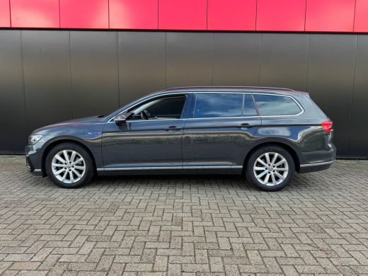 Volkswagen Passat Variant 1.4 TSI PHEV GTE Business | Navigatie | Carplay | Camera | Elek. Stoel | Massage | Stoelv... ActivLease financial lease