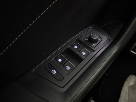 Volkswagen T-Roc TSI 110PK R-LINE BUSINESS CAMERA/MASSAGE/IQ.LIGHT ActivLease financial lease