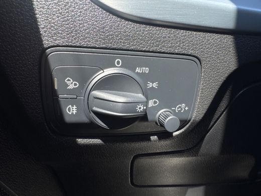 Audi Q2 35 TFSI 150PK S-LINE EDITION NAVI/PDC/HALF-LEDER ActivLease financial lease