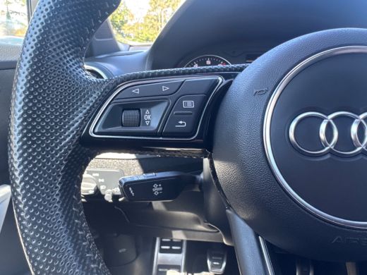 Audi Q2 35 TFSI 150PK S-LINE EDITION NAVI/PDC/HALF-LEDER ActivLease financial lease