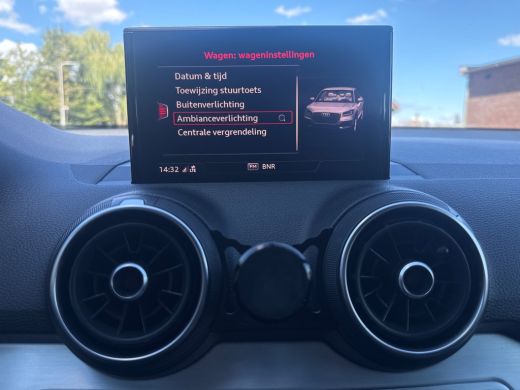 Audi Q2 35 TFSI 150PK S-LINE EDITION NAVI/PDC/HALF-LEDER ActivLease financial lease