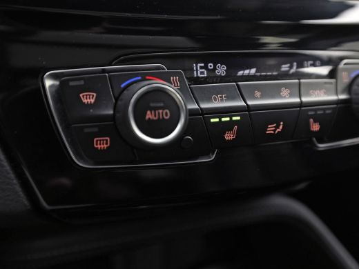 BMW X1 xDrive25e M Sport High Executive 221Pk Automaat (PANORAMADAK, M PAKKET, GROOT NAVI, LEDER, STOELV... ActivLease financial lease
