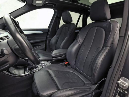 BMW X1 xDrive25e M Sport High Executive 221Pk Automaat (PANORAMADAK, M PAKKET, GROOT NAVI, LEDER, STOELV... ActivLease financial lease