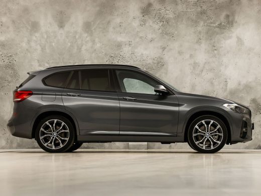 BMW X1 xDrive25e M Sport High Executive 221Pk Automaat (PANORAMADAK, M PAKKET, GROOT NAVI, LEDER, STOELV... ActivLease financial lease