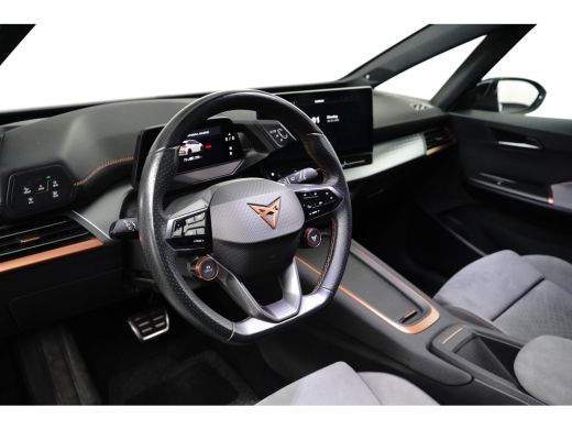 CUPRA Born Adrenaline 82 kWh l 360gr Camera l 19" l PDC v&a l Stoelverwarming l Matrix LED l Speciale bekled... ActivLease financial lease