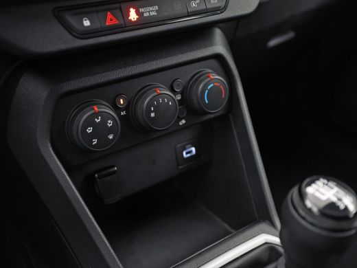 Dacia Jogger 1.0 TCe 100 ECO-G Sport 7 Persoons (APPLE CARPLAY, LPG, NAVIGATIE, GETINT GLAS, CRUISE, SPORTSTOE... ActivLease financial lease