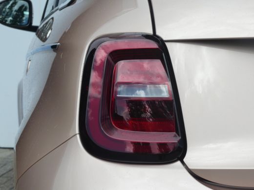Fiat 500 3+1 La Prima 42 kWh | SOH 93% | ADAPTIVE CRUISE | DODEHOEKDETECTIE | CAMERA | STOELVERWARMING | P... ActivLease financial lease