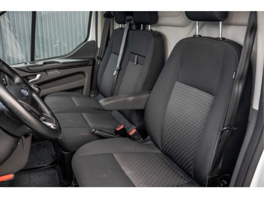 Ford Transit Custom L1H1 | 3-Zits | 130 PK | Camera | Cruise | PDC | Airco | Trekhaak ActivLease financial lease