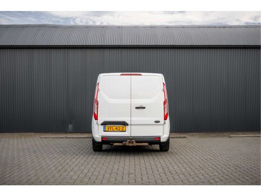 Ford Transit Custom L1H1 | 3-Zits | 130 PK | Camera | Cruise | PDC | Airco | Trekhaak ActivLease financial lease