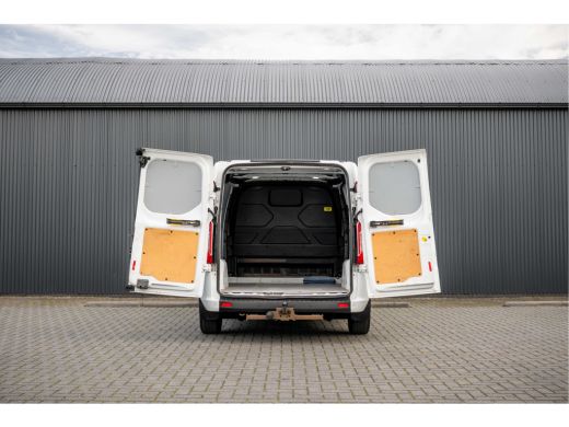 Ford Transit Custom L1H1 | 3-Zits | 130 PK | Camera | Cruise | PDC | Airco | Trekhaak ActivLease financial lease