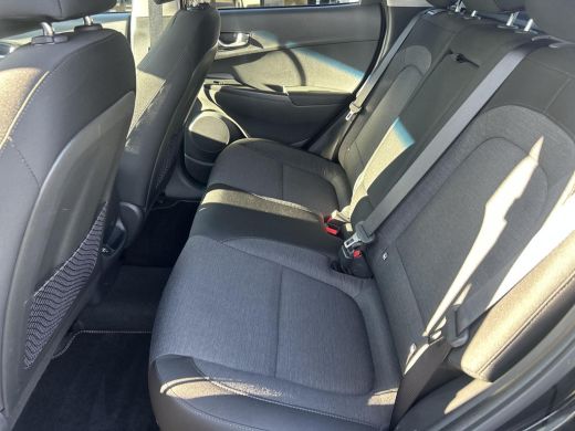 Hyundai Kona EV Fashion 64 kWh | 3 fase | Navigatie | Stoelverwarming | Apple carplay | Rijklaarprijs! | ActivLease financial lease