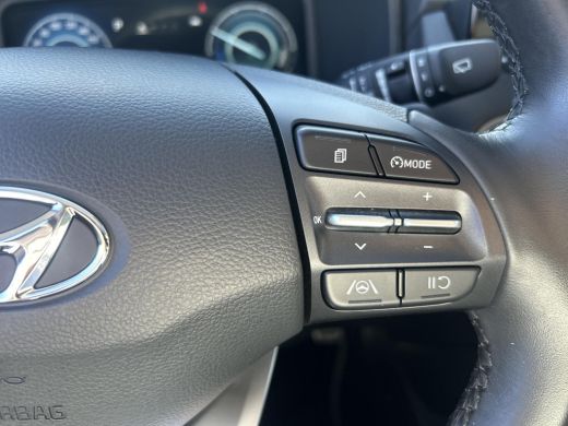 Hyundai Kona EV Fashion 64 kWh | 3 fase | Navigatie | Stoelverwarming | Apple carplay | Rijklaarprijs! | ActivLease financial lease