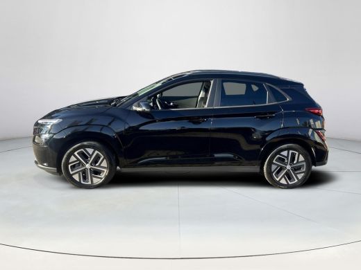 Hyundai Kona EV Fashion 64 kWh | 3 fase | Navigatie | Stoelverwarming | Apple carplay | Rijklaarprijs! | ActivLease financial lease