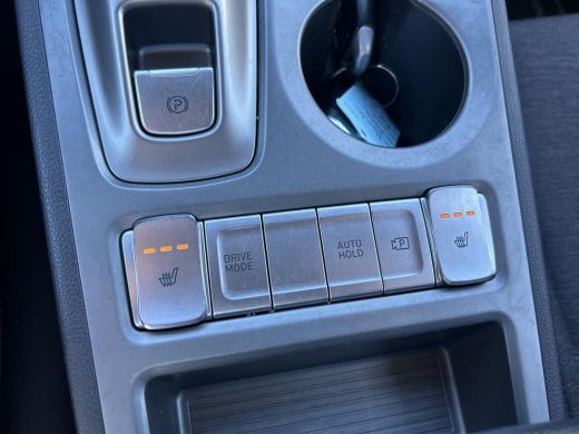 Hyundai Kona EV Fashion 64 kWh | 3 fase | Stoelverwarming | Navigatie | Apple carplay | Rijklaarprijs | ActivLease financial lease