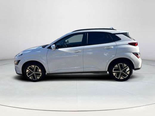 Hyundai Kona EV Fashion 64 kWh | 3 fase | Stoelverwarming | Navigatie | Apple carplay | Rijklaarprijs | ActivLease financial lease