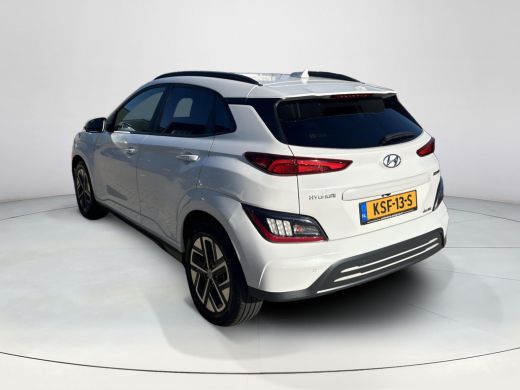 Hyundai Kona EV Fashion 64 kWh | 3 fase | Stoelverwarming | Navigatie | Apple carplay | Rijklaarprijs | ActivLease financial lease