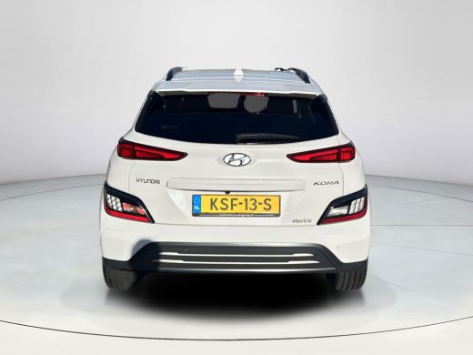 Hyundai Kona EV Fashion 64 kWh | 3 fase | Stoelverwarming | Navigatie | Apple carplay | Rijklaarprijs | ActivLease financial lease