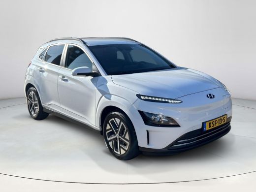 Hyundai Kona EV Fashion 64 kWh | 3 fase | Stoelverwarming | Navigatie | Apple carplay | Rijklaarprijs | ActivLease financial lease