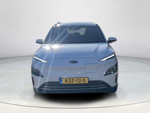 Hyundai Kona EV Fashion 64 kWh | 3 fase | Stoelverwarming | Navigatie | Apple carplay | Rijklaarprijs | ActivLease financial lease