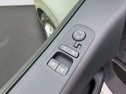 Hyundai Staria 2.2 Dubbele Cabine 6 pers Aut. Camera | 6 pers Dubbele cabine | 2 schuifdeuren | Carplay | Trekha... ActivLease financial lease