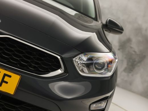 Kia Ceed 1.5 T-GDi DynamicPlusLine 160Pk Automaat (APPLE CARPLAY, GROOT NAVI, STUUR/STOELVERWARMING, SPORT... ActivLease financial lease