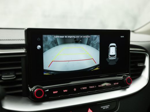 Kia Ceed 1.5 T-GDi DynamicPlusLine 160Pk Automaat (APPLE CARPLAY, GROOT NAVI, STUUR/STOELVERWARMING, SPORT... ActivLease financial lease