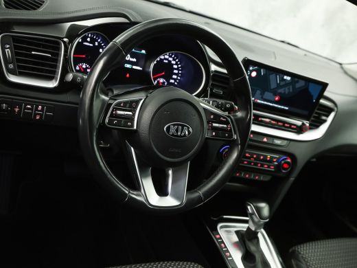 Kia Ceed 1.5 T-GDi DynamicPlusLine 160Pk Automaat (APPLE CARPLAY, GROOT NAVI, STUUR/STOELVERWARMING, SPORT... ActivLease financial lease