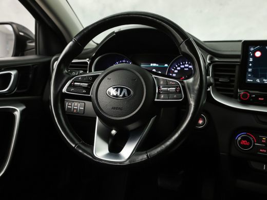 Kia Ceed 1.5 T-GDi DynamicPlusLine 160Pk Automaat (APPLE CARPLAY, GROOT NAVI, STUUR/STOELVERWARMING, SPORT... ActivLease financial lease