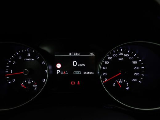 Kia Ceed 1.5 T-GDi DynamicPlusLine 160Pk Automaat (APPLE CARPLAY, GROOT NAVI, STUUR/STOELVERWARMING, SPORT... ActivLease financial lease