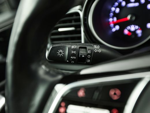 Kia Ceed 1.5 T-GDi DynamicPlusLine 160Pk Automaat (APPLE CARPLAY, GROOT NAVI, STUUR/STOELVERWARMING, SPORT... ActivLease financial lease