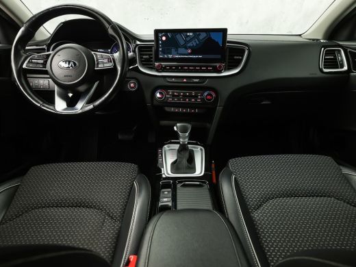 Kia Ceed 1.5 T-GDi DynamicPlusLine 160Pk Automaat (APPLE CARPLAY, GROOT NAVI, STUUR/STOELVERWARMING, SPORT... ActivLease financial lease