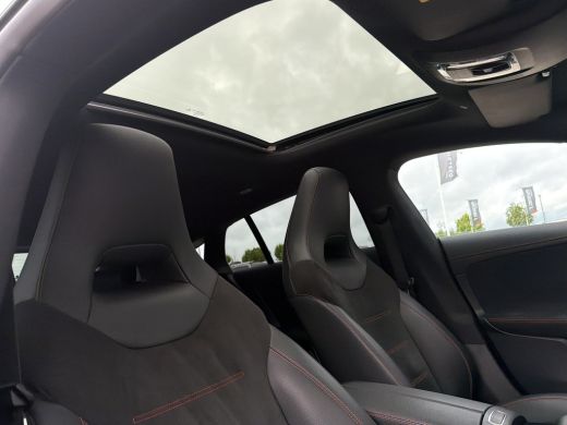 Mercedes-Benz CLA Shooting Brake 250 e AMG Line | Panoramadak | Elek. Trekhaak | Sfeerverlichting | Widescreen | Ca... ActivLease financial lease