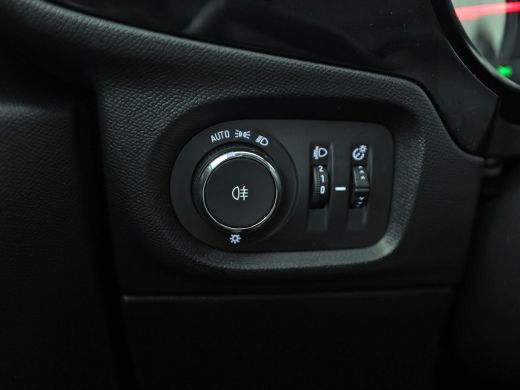 Opel Corsa 1.2 Sport (APPLE CARPLAY, GROOT NAVI, 360 CAMERA, SPORTSTOELEN, LM VELGEN, CRUISE, NIEUWSTAAT) ActivLease financial lease