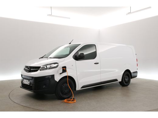 Opel Vivaro-e L3H1 75 kWh Long Range | Snelladen | SOH 91% | Airco | Cruise | 3 Zits | Parkeersens. ActivLease financial lease