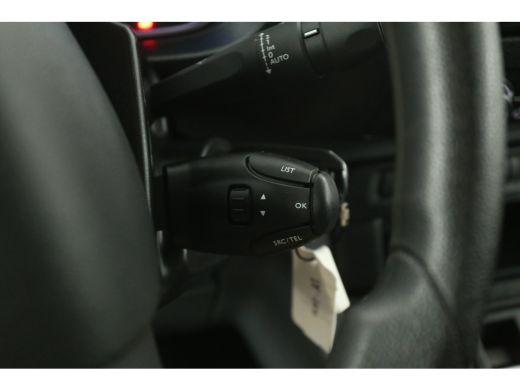 Opel Vivaro-e L3H1 75 kWh Long Range | Snelladen | SOH 91% | Airco | Cruise | 3 Zits | Parkeersens. ActivLease financial lease