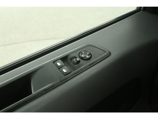 Opel Vivaro-e L3H1 75 kWh Long Range | Snelladen | SOH 91% | Airco | Cruise | 3 Zits | Parkeersens. ActivLease financial lease