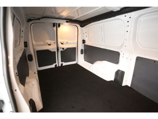 Opel Vivaro-e L3H1 75 kWh Long Range | Snelladen | SOH 91% | Airco | Cruise | 3 Zits | Parkeersens. ActivLease financial lease