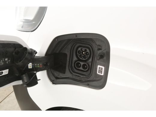 Opel Vivaro-e L3H1 75 kWh Long Range | Snelladen | SOH 91% | Airco | Cruise | 3 Zits | Parkeersens. ActivLease financial lease