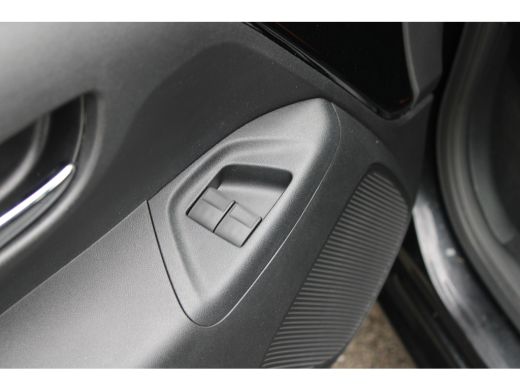 Peugeot 108 1.0 e-VTi Allure | Navi by app | Camera | Climate control | All season | Extra geinte ramen | Lic... ActivLease financial lease
