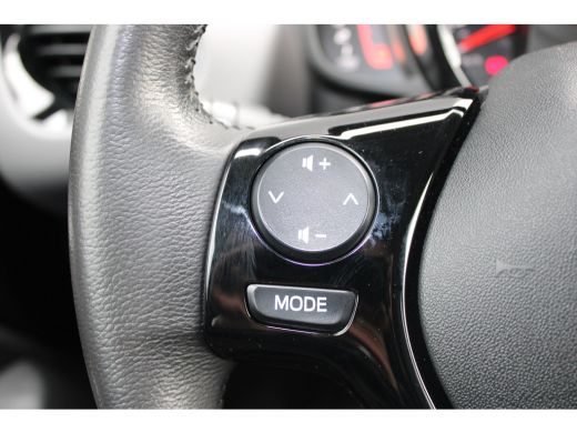 Peugeot 108 1.0 e-VTi Allure | Navi by app | Camera | Climate control | All season | Extra geinte ramen | Lic... ActivLease financial lease