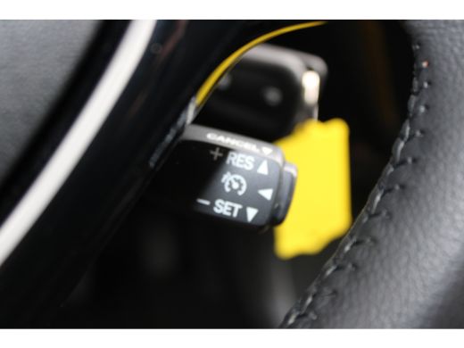 Peugeot 108 1.0 e-VTi Allure | Navi by app | Camera | Climate control | All season | Extra geinte ramen | Lic... ActivLease financial lease