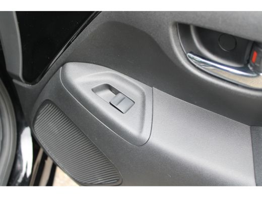 Peugeot 108 1.0 e-VTi Allure | Navi by app | Camera | Climate control | All season | Extra geinte ramen | Lic... ActivLease financial lease