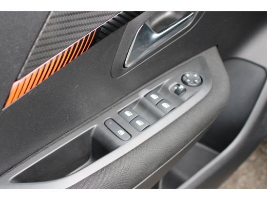 Peugeot 208 1.2 PureTech 100pk Active Pack | Navigatie | Apple carplay | Bluetooth | Lichtmetaal | Parkeersen... ActivLease financial lease