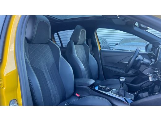 Peugeot 208 1.2 PURETECH 100PK GT PACK / NAVI / LEDER / CLIMA / PDC / 17" LMV / CAMERA / KEYLESS / APPLE CARP... ActivLease financial lease